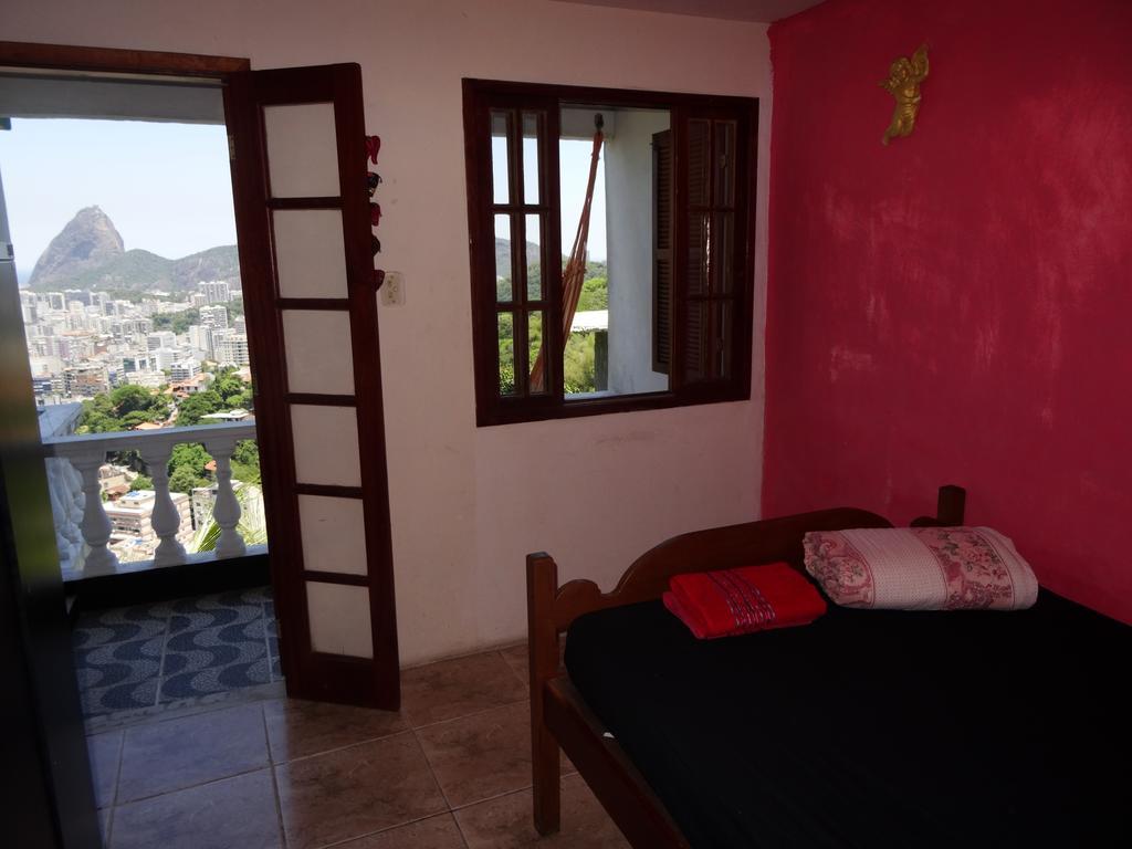 Favelinha Albergue Rio de Janeiro